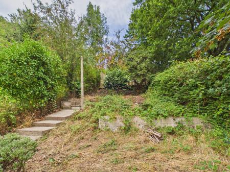 2 bedroom Flat for sale in Greenmeadow Drive, Cardiff, CF15