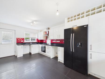 3 bedroom Semi-detached house to let in St Ilid's Meadow, Llanharan, Pontyclun, CF72