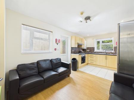 6 bedroom Terraced House to let in Rhymney St, Cathays, Cardiff, CF24