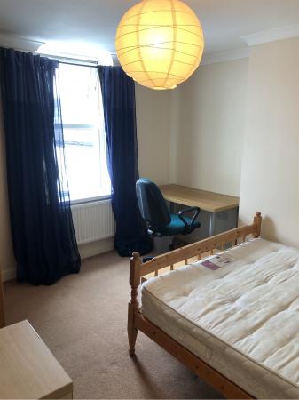 4 bedroom Terraced House to let in Russel Street, Cathays, Cardiff, CF24