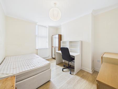 4 bedroom Terraced House to let in Russel Street, Cathays, Cardiff, CF24