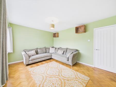 2 bedroom Flat for sale in Heol Llanishen Fach, Cardiff, CF14