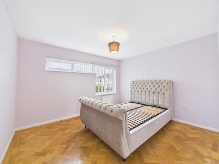 2 bedroom Flat for sale in Heol Llanishen Fach, Cardiff, CF14