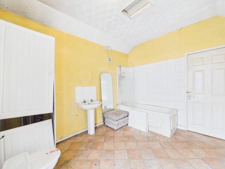 3 bedroom Terraced House for sale in Commercial Street, Caerphilly, CF83