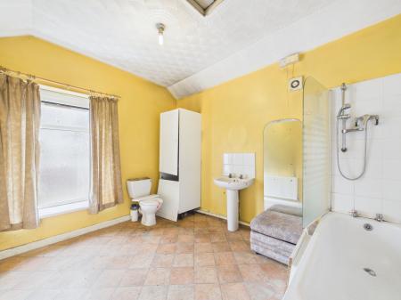 3 bedroom Terraced House for sale in Commercial Street, Caerphilly, CF83