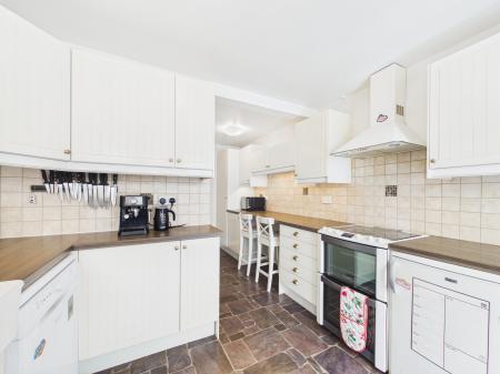 3 bedroom Semi-detached house for sale in Glendale Avenue, Llanishen, Cardiff, CF14