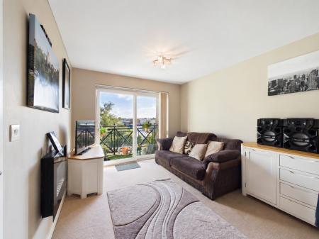 1 bedroom Flat for sale in Pentland Close, Llanishen, Cardiff, CF14