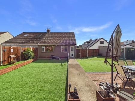 2 bedroom Semi-detached bungalow for sale in Clos Y Graig, Rhiwbina, Cardiff, CF14