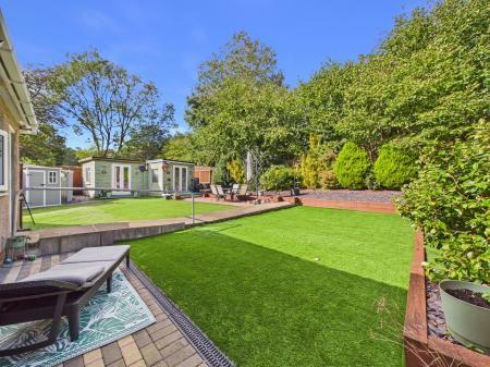 2 bedroom Semi-detached bungalow for sale in Clos Y Graig, Rhiwbina, Cardiff, CF14