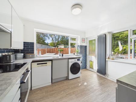 2 bedroom Semi-detached bungalow for sale in Clos Y Graig, Rhiwbina, Cardiff, CF14