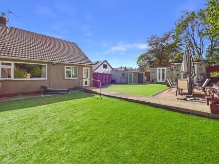2 bedroom Semi-detached bungalow for sale in Clos Y Graig, Rhiwbina, Cardiff, CF14