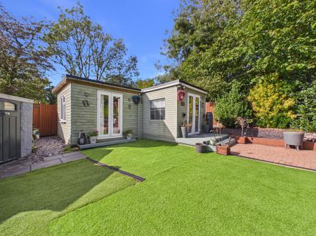 2 bedroom Semi-detached bungalow for sale in Clos Y Graig, Rhiwbina, Cardiff, CF14