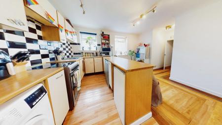 1 bedroom Flat to let in Carlisle Street, Splott, Cardiff, CF24