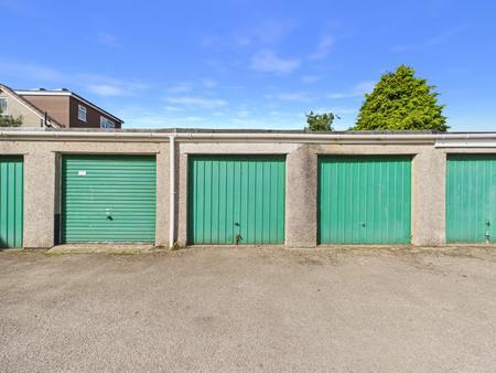 2 bedroom Flat for sale in Heol Lewis, Rhiwbina, Cardiff, CF14