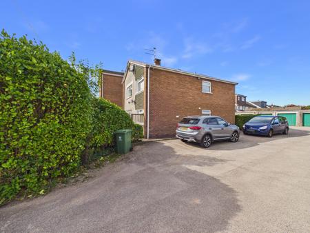 2 bedroom Flat for sale in Heol Lewis, Rhiwbina, Cardiff, CF14