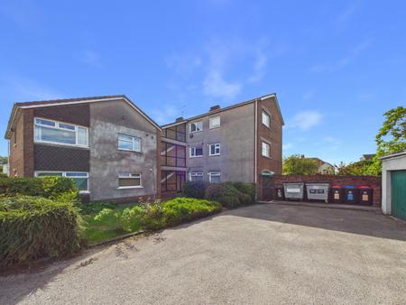 2 bedroom Flat for sale in Heol Lewis, Rhiwbina, Cardiff, CF14