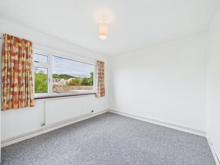 2 bedroom Flat for sale in Heol Lewis, Rhiwbina, Cardiff, CF14
