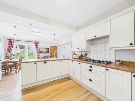 2 bedroom Terraced House for sale in Tyn-Y-Parc Road, Rhiwbina, Cardiff, CF14