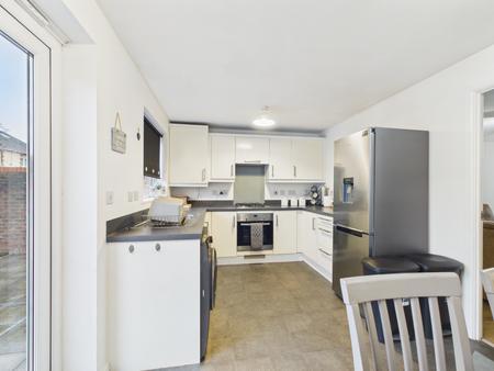 3 bedroom End of terrace house to let in Heol Gruffydd, Pontypridd, Rhydyfelin, CF37