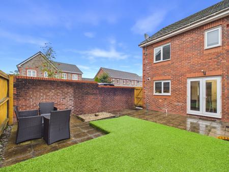 3 bedroom End of terrace house to let in Heol Gruffydd, Pontypridd, Rhydyfelin, CF37