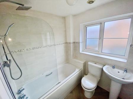 3 bedroom End of terrace house to let in Ffordd y Dolau, Llanharan, CF72