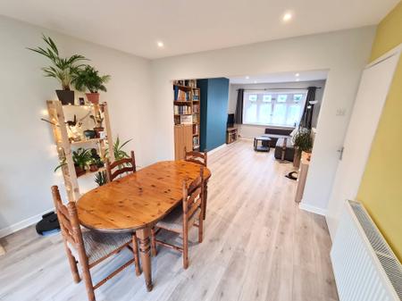 3 bedroom Semi-detached house to let in Whiterock Drive, Pontypridd, CF37