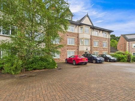 2 bedroom Flat for sale in Willow Place, Carlisle, CA1