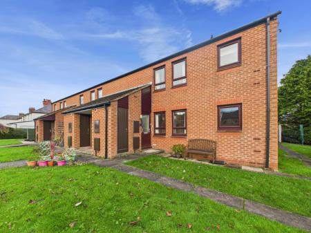 2 bedroom Flat for sale in St Peters Close, Carlisle, CA3