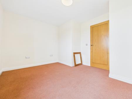 2 bedroom Flat to let in Watermans Walk, Harraby, Carlisle, CA1