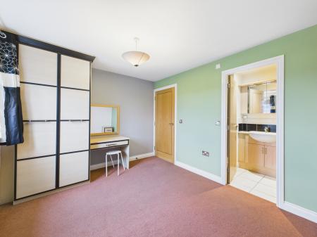 2 bedroom Flat to let in Watermans Walk, Harraby, Carlisle, CA1