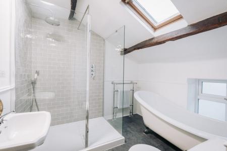 4 bedroom Detached house to let in The Old Store, Hayton, CA8