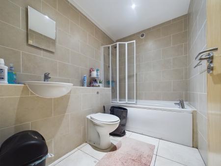 2 bedroom Flat to let in Warwick Road, Carlisle, CA1