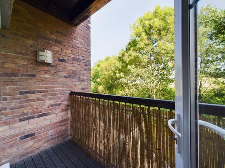 2 bedroom Flat to let in Willow Place, Carlisle, CA1