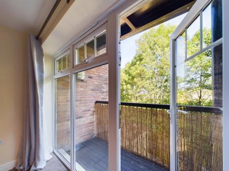 2 bedroom Flat to let in Willow Place, Carlisle, CA1