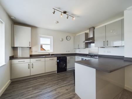 2 bedroom Flat to let in Bishops Way, Dalston, CA5