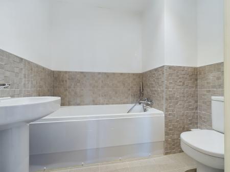 2 bedroom Flat to let in Bishops Way, Dalston, CA5
