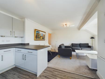 2 bedroom Flat to let in Bishops Way, Dalston, CA5
