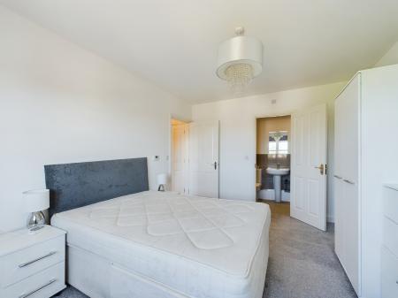 2 bedroom Flat to let in Bishops Way, Dalston, CA5