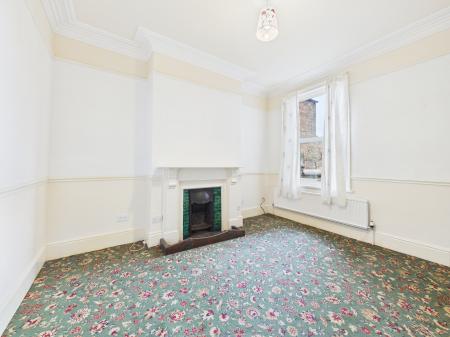 4 bedroom Terraced House to let in Thornton Road, Carlisle, CA3