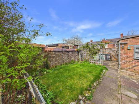 4 bedroom Terraced House to let in Thornton Road, Carlisle, CA3