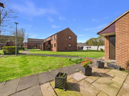 2 bedroom Flat for sale in St. Peters Close, Carlisle, CA3
