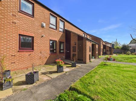 2 bedroom Flat for sale in St. Peters Close, Carlisle, CA3
