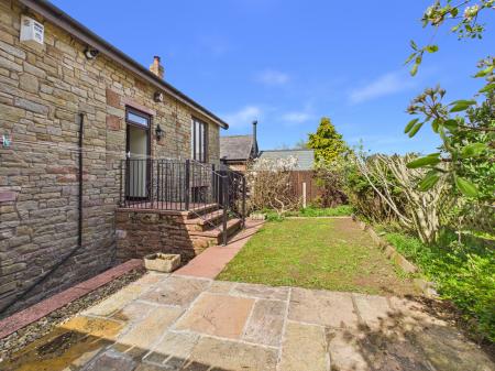 3 bedroom Cottage to let in Orchard Garth, Carlisle, CA4