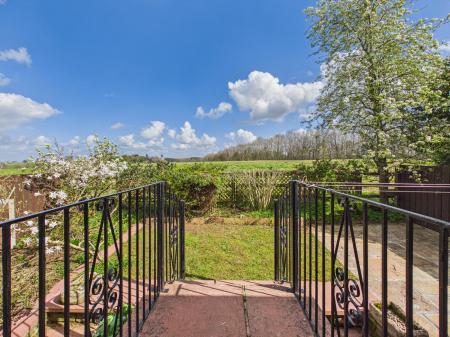 3 bedroom Cottage to let in Orchard Garth, Carlisle, CA4