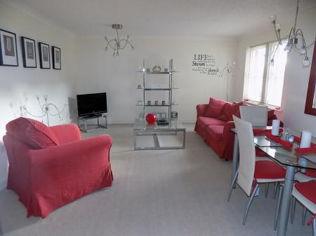 2 bedroom Flat to let in Chapel Brow, Carlisle, CA1