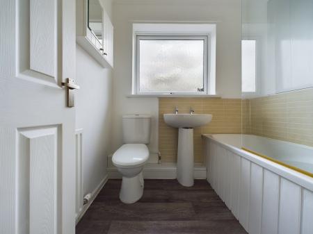 2 bedroom Flat to let in Longholme Road, Carlisle, CA1