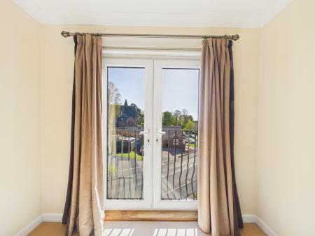 2 bedroom Flat for sale in Pennine View CLose, Carlisle, CA1