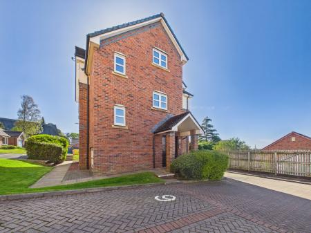 2 bedroom Flat for sale in Pennine View CLose, Carlisle, CA1