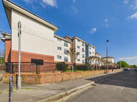 2 bedroom Flat for sale in Milbourne Street, Carlisle, CA2