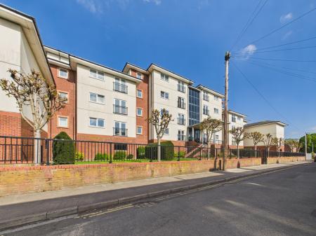 2 bedroom Flat for sale in Milbourne Street, Carlisle, CA2